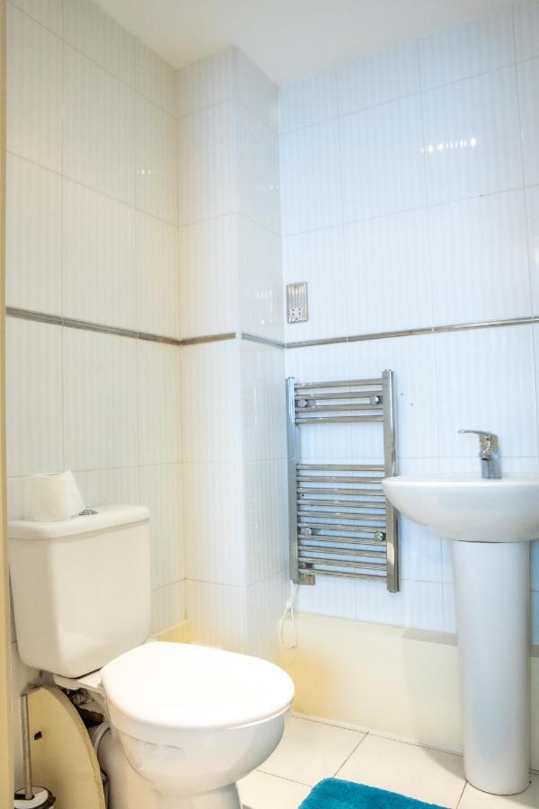 Newly Furnished Appartment Near Train Station Wolverhampton Exteriér fotografie