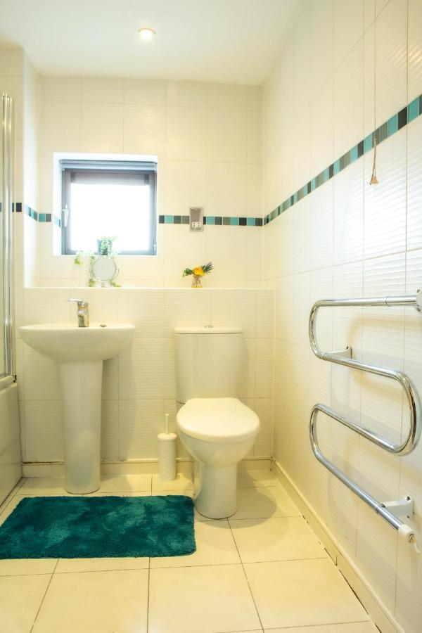 Newly Furnished Appartment Near Train Station Wolverhampton Exteriér fotografie