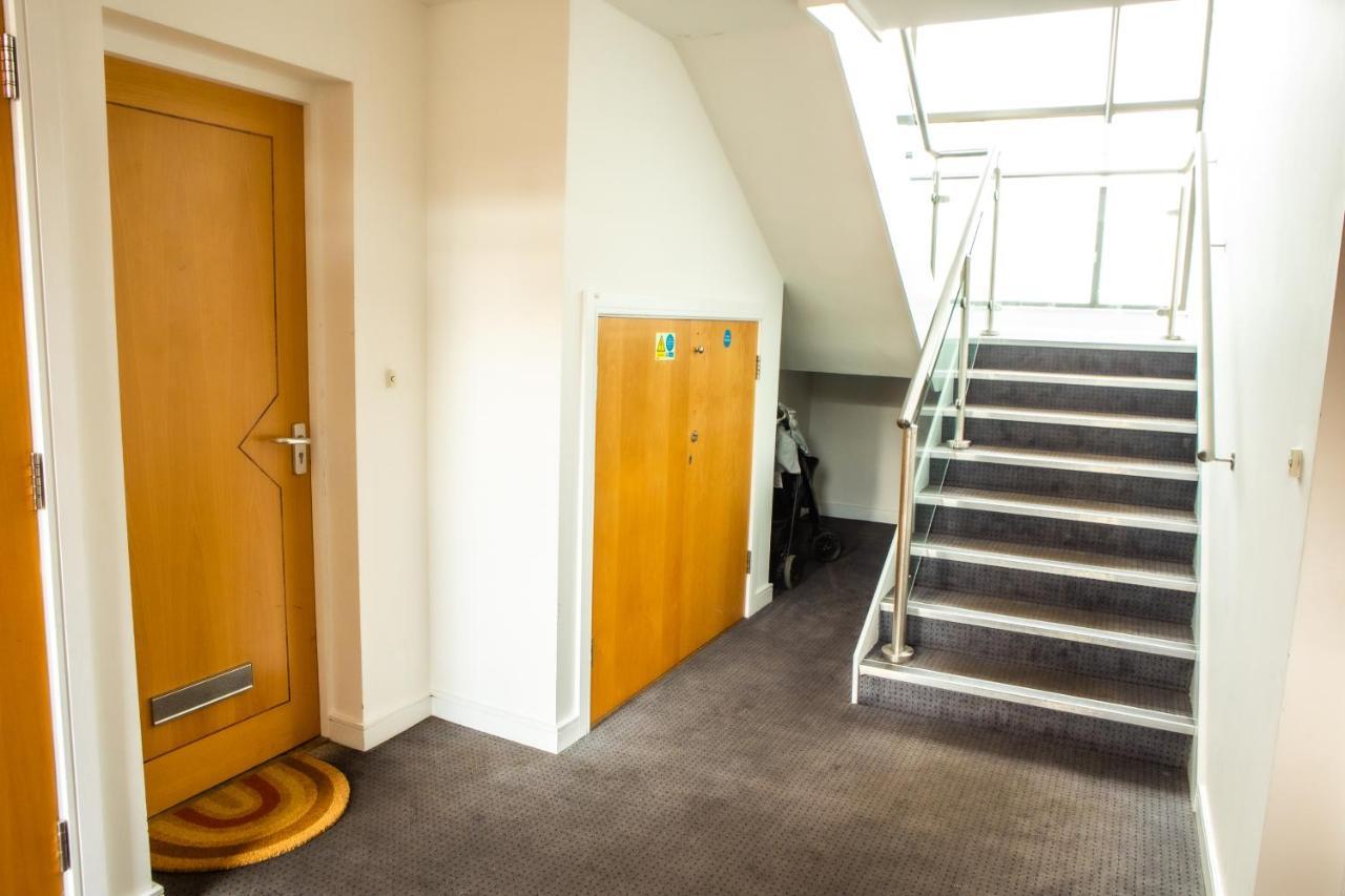 Newly Furnished Appartment Near Train Station Wolverhampton Exteriér fotografie